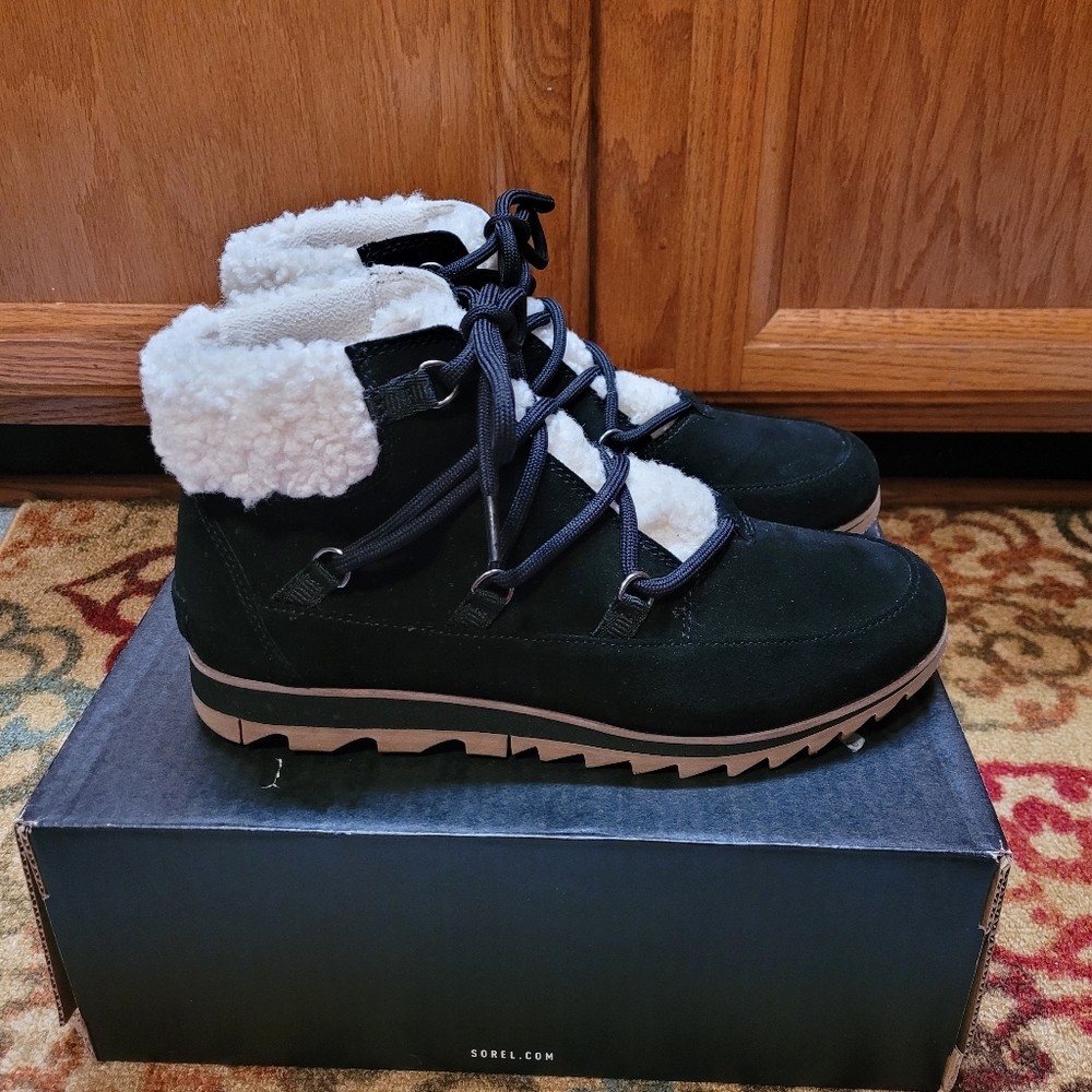 Sorel Harlow Lace Cozy Booties